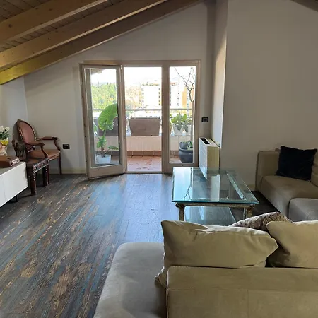 Chatteaux Blloku Apartment Tirana
