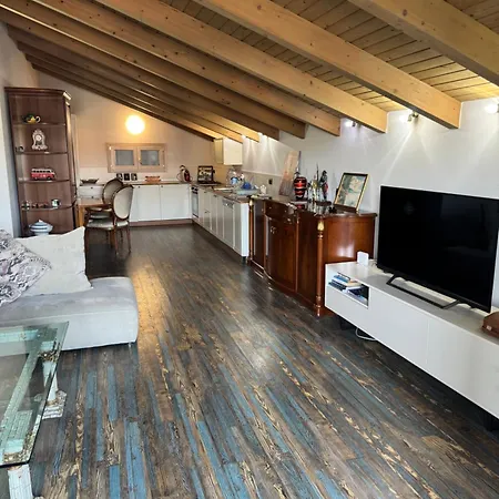 Apartment Chatteaux Blloku Tirana